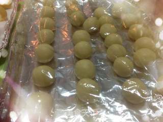 奶黄流沙月饼的做法步骤:31