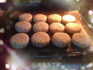 奶黄流沙月饼的做法步骤:37