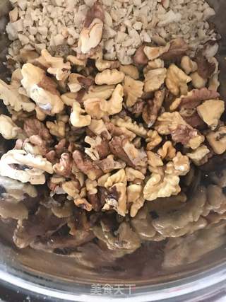 核桃蔓越莓牛轧糖的做法步骤:2
