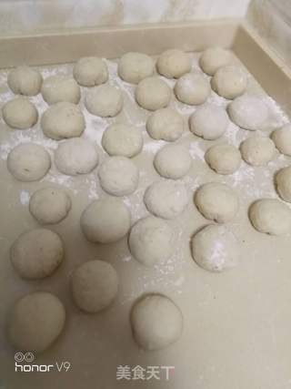 广东点心---芝麻花生核桃包子的做法步骤：12