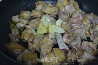 三杯秋梨鸡的做法步骤:5