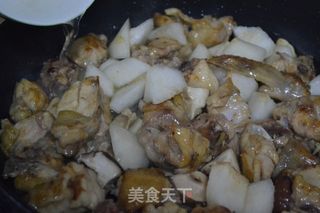 三杯秋梨鸡的做法步骤:8