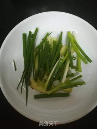 剁椒鱼头的做法步骤:3