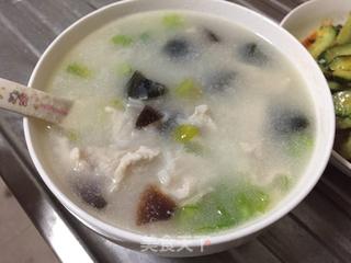 周末简单饮食---皮蛋瘦肉粥的做法步骤:6
