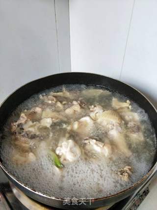 香辣猪肚煲鸡的做法步骤:5