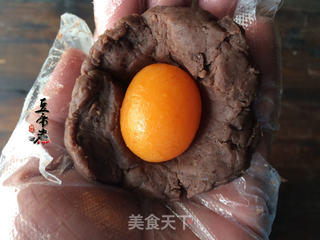 广式红糖枣泥豆沙月饼的做法步骤:5