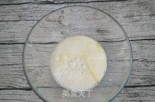 豆沙蛋黄面包的做法步骤:2