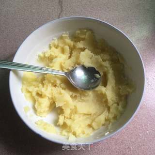 香煎馄饨皮土豆春卷的做法步骤:2