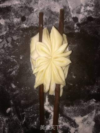 莲花卷的做法步骤:12