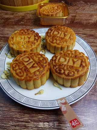 绿豆蓉月饼的做法步骤:8