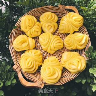 巧做奶香南瓜花卷的做法步骤:15
