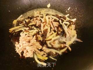 鱼香肉丝的做法步骤：5