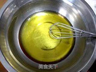 广式莲蓉蛋黄月饼的做法步骤:3