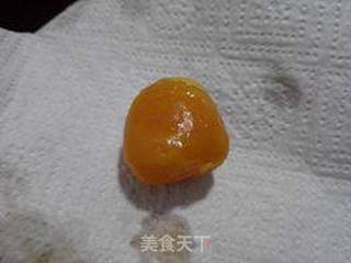 广式莲蓉蛋黄月饼的做法步骤:8