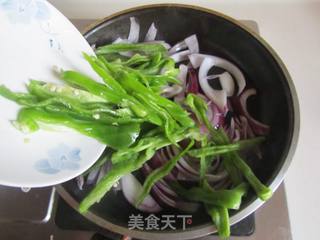 青椒洋葱爆肚条的做法步骤:9