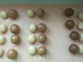 广式蛋黄月饼的做法步骤:12