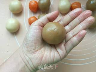 广式蛋黄月饼的做法步骤:11