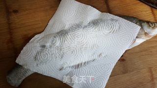 红烧鱼的做法步骤:2