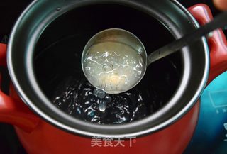 莲子牛奶西米糖水的做法步骤:4