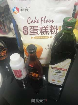 烘培小白的烘培之旅--广式豆沙月饼的做法步骤：1