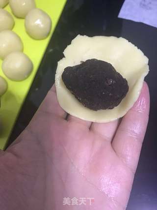 烘培小白的烘培之旅--广式豆沙月饼的做法步骤：10