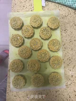 烘培小白的烘培之旅--广式豆沙月饼的做法步骤：18