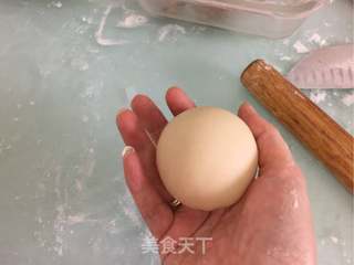 咸蛋黄鲜肉月饼的做法步骤:21