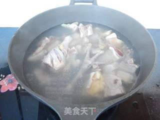 红枣黑木耳鸡汤的做法步骤:4
