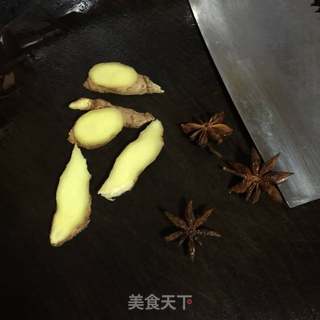 黄豆焖猪脚的做法步骤:2