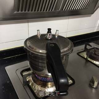 黄豆焖猪脚的做法步骤:12