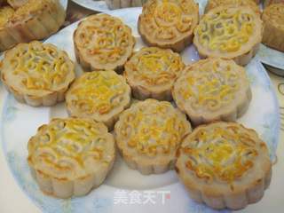 豆沙蛋黄月饼的做法步骤:11