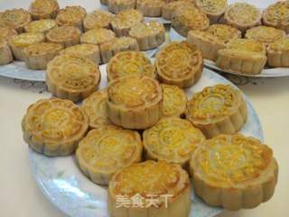 豆沙蛋黄月饼的做法步骤:12