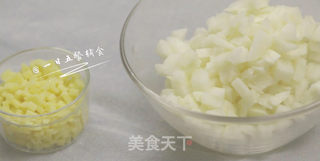 银鱼奶酪月亮饼 宝宝辅食,鸡蛋+甜地瓜+黄瓜的做法步骤:4