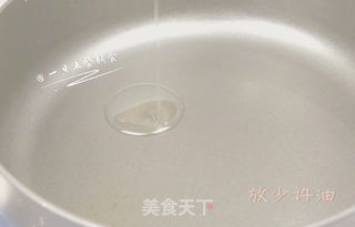 银鱼奶酪月亮饼 宝宝辅食,鸡蛋+甜地瓜+黄瓜的做法步骤:6