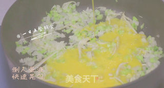 银鱼奶酪月亮饼 宝宝辅食,鸡蛋+甜地瓜+黄瓜的做法步骤:9
