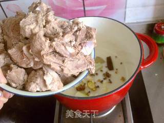 酱腔骨的做法步骤:3
