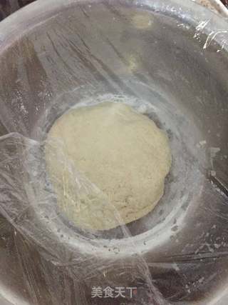 槐花鲜肉包的做法步骤:2