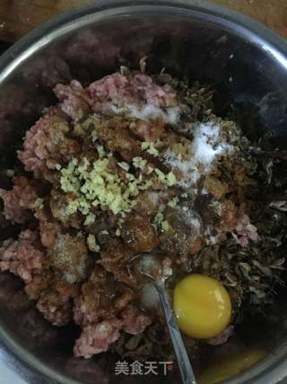 槐花鲜肉包的做法步骤:4