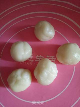 香蕉馅冰皮月饼的做法步骤:8