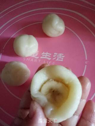 香蕉馅冰皮月饼的做法步骤:11