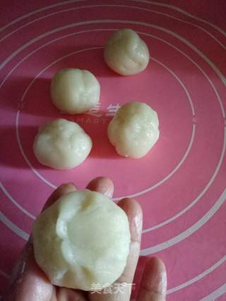 香蕉馅冰皮月饼的做法步骤:12