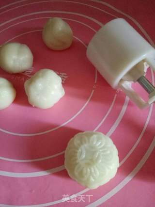 香蕉馅冰皮月饼的做法步骤:13
