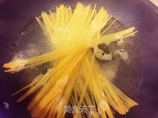 番茄鲜虾意大利面的做法步骤:2