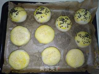 豆沙蛋黄酥的做法步骤:11