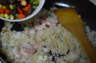 虾仁炒饭的做法步骤:10