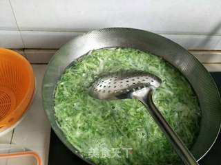 白萝卜粉条肉包子的做法步骤:2