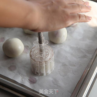 人月两团圆——紫薯冰皮月饼的做法步骤:25