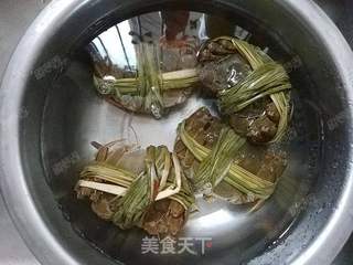 香辣大闸蟹的做法步骤：1