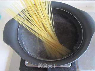 番茄虾仁意面的做法步骤:10