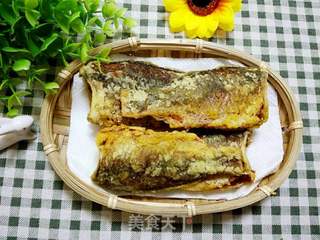 酥炸小鲫鱼的做法步骤:7